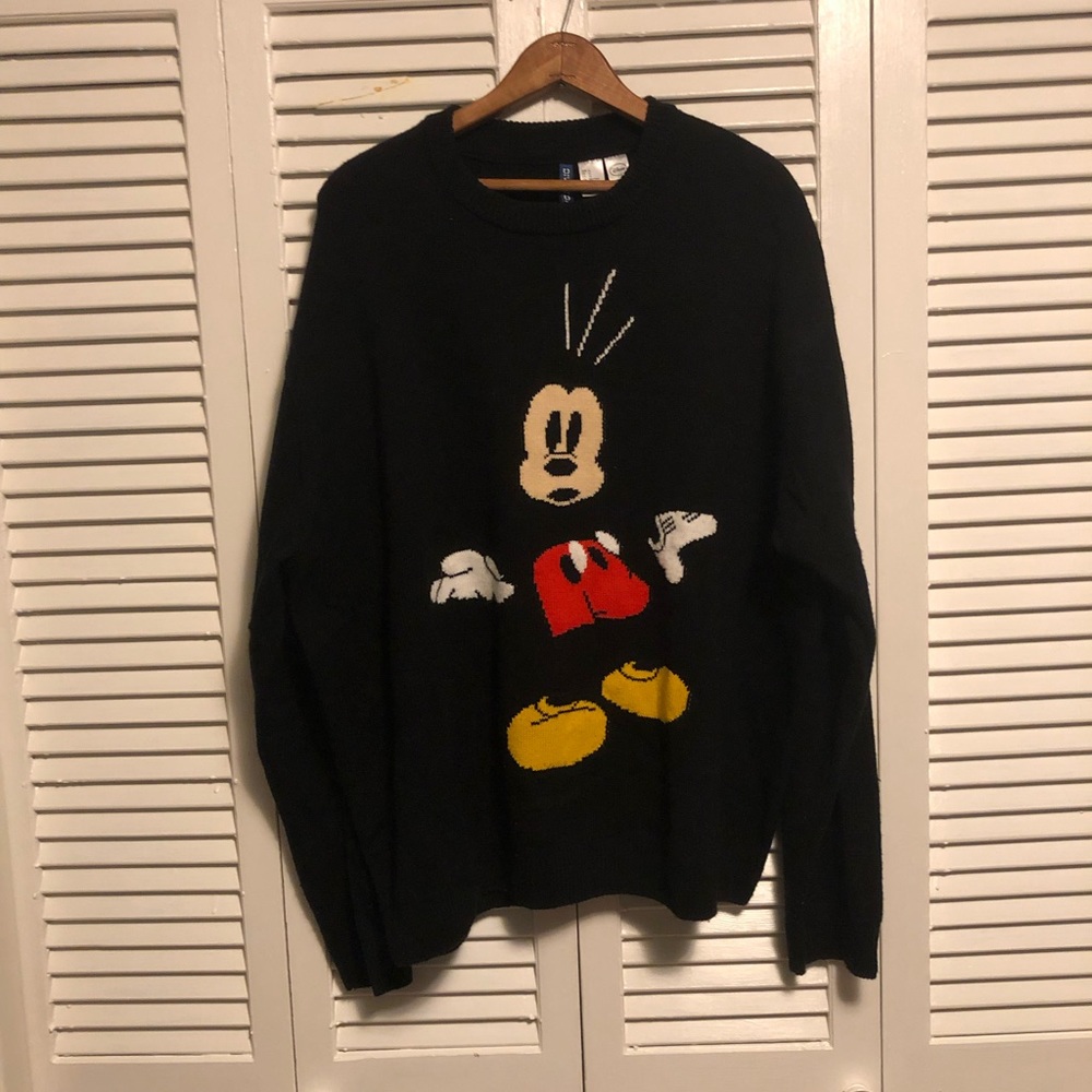 EUC. H&M Shocked Mickey Mouse Sweater. Size XL.